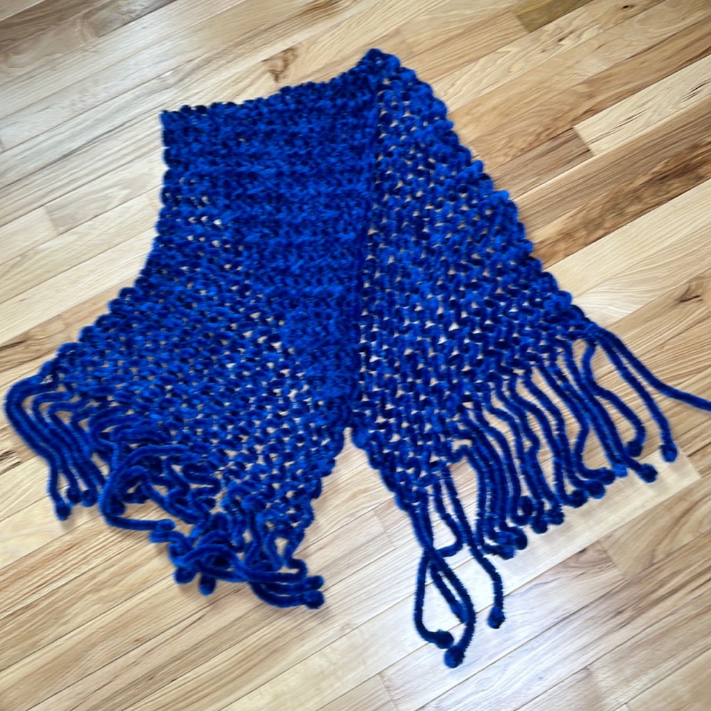 Fashion scarf, 6 foot long and blue in excellent condition